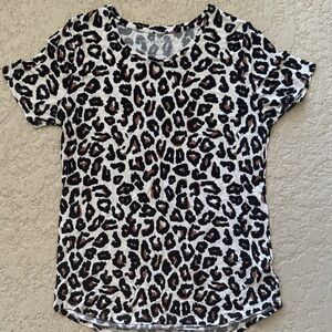 American Eagle Outfitters Leopard Print Short Sleeve Tee